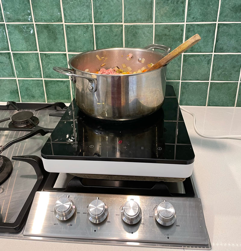 宜家tillreda炉灶面烹饪bolognaise